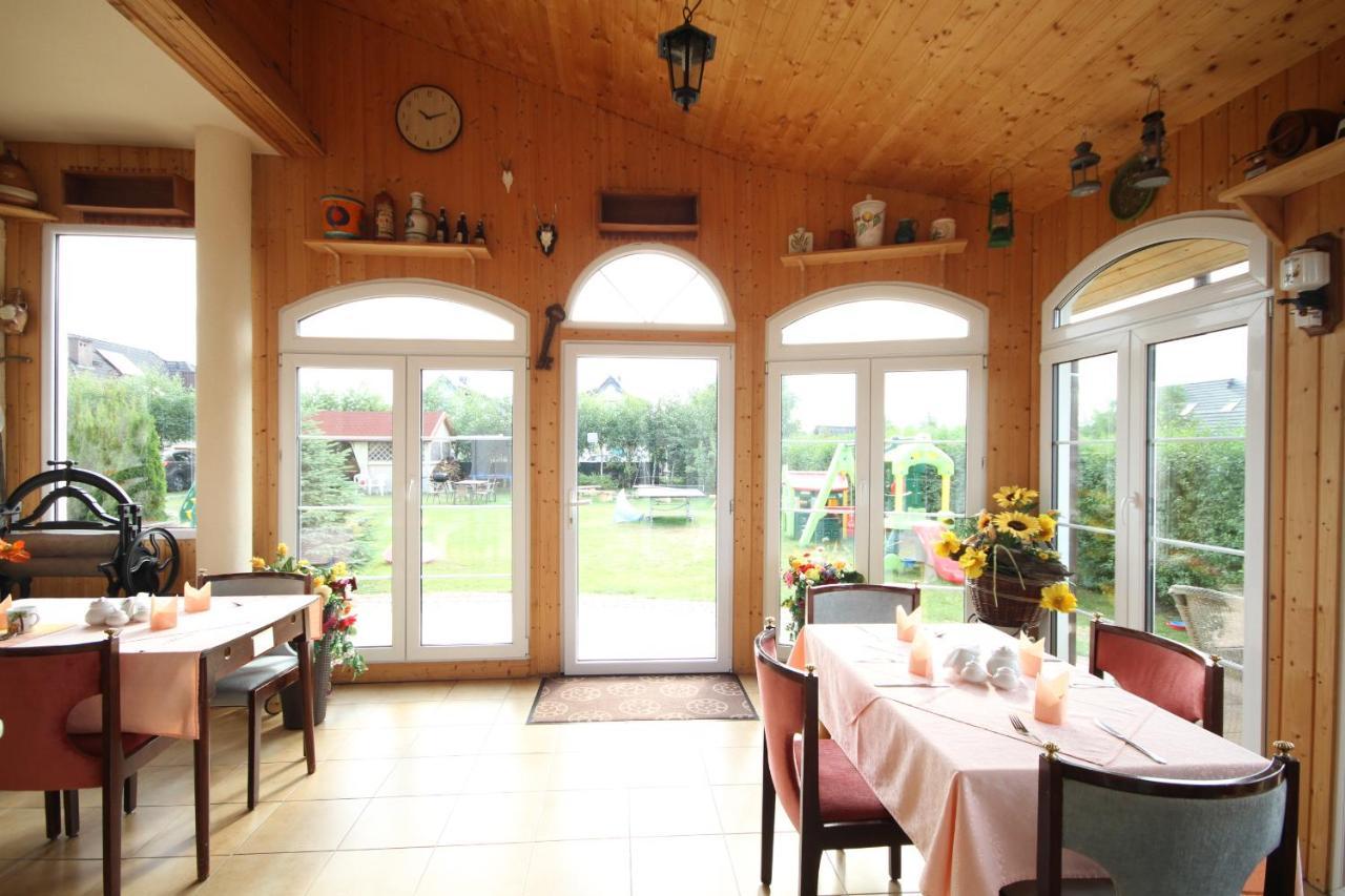 Dworek Leba I Domki Ranczo Itrich Exterior foto