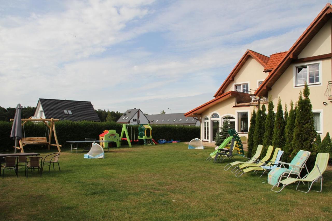 Dworek Leba I Domki Ranczo Itrich Exterior foto
