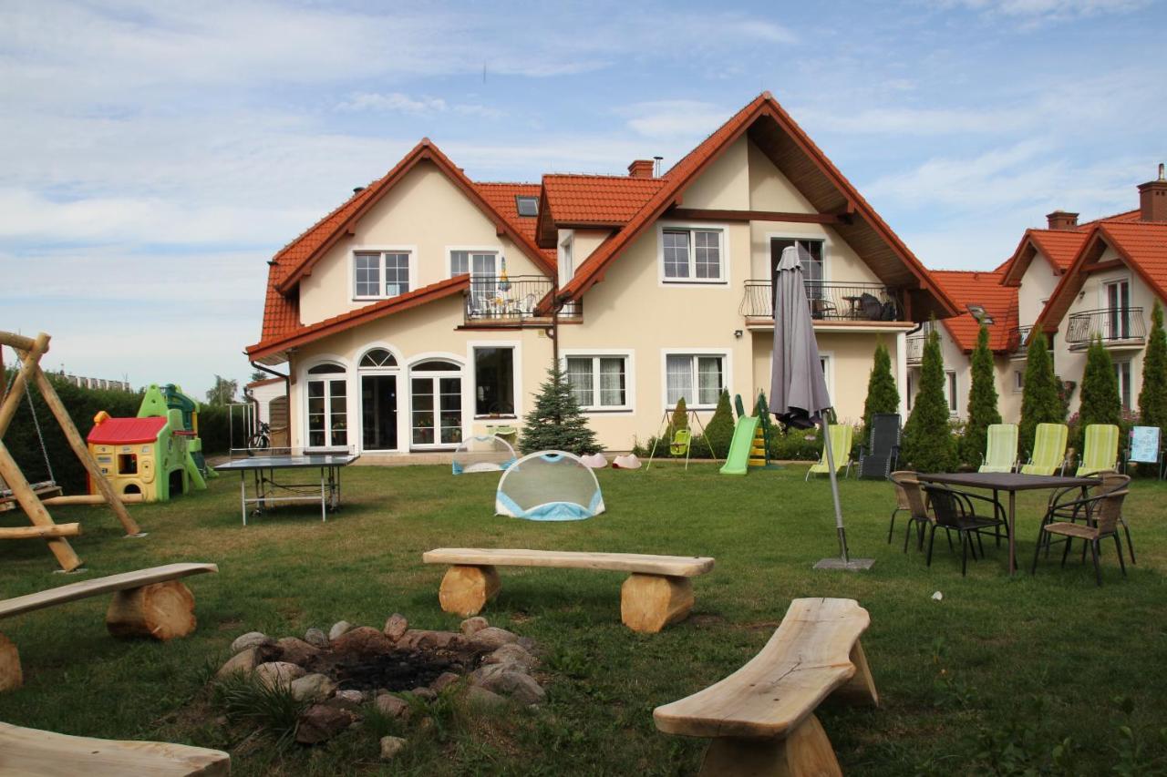Dworek Leba I Domki Ranczo Itrich Exterior foto